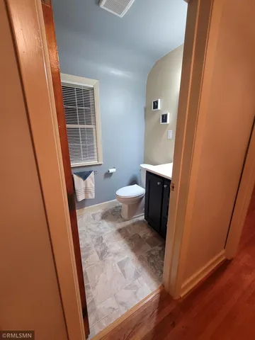 $260,000 | 905 Carver Street North, Winthrop, MN 55396