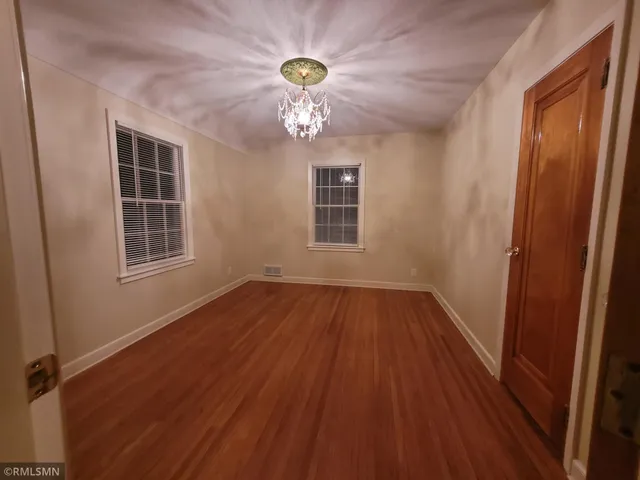 $260,000 | 905 Carver Street North, Winthrop, MN 55396