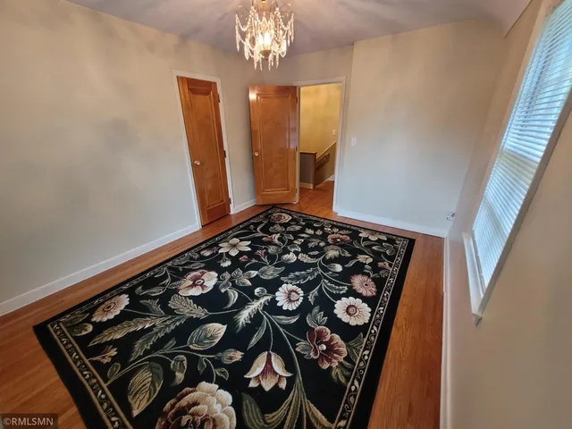 $260,000 | 905 Carver Street North, Winthrop, MN 55396