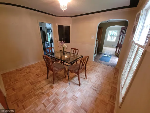 $260,000 | 905 Carver Street North, Winthrop, MN 55396