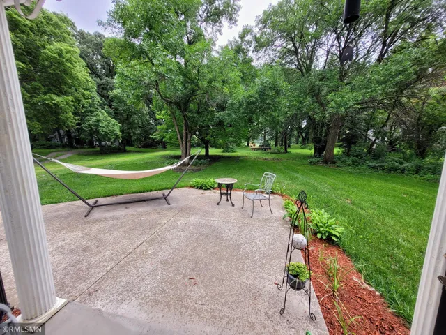 $260,000 | 905 Carver Street North, Winthrop, MN 55396