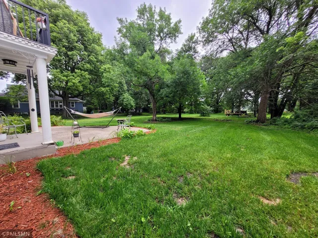 $260,000 | 905 Carver Street North, Winthrop, MN 55396