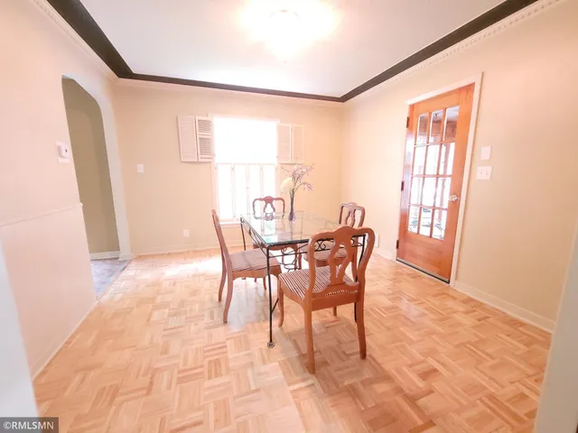 $260,000 | 905 Carver Street North, Winthrop, MN 55396