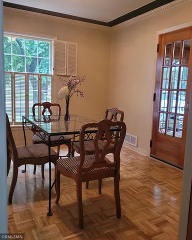 $260,000 | 905 Carver Street North, Winthrop, MN 55396