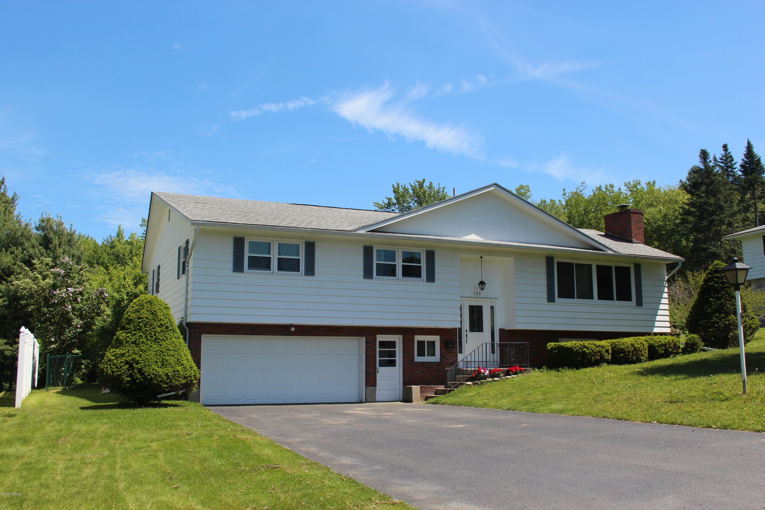 129 Kittredge Road Pittsfield, MA 01201 - Photo 1 of 27 Privacy & Space