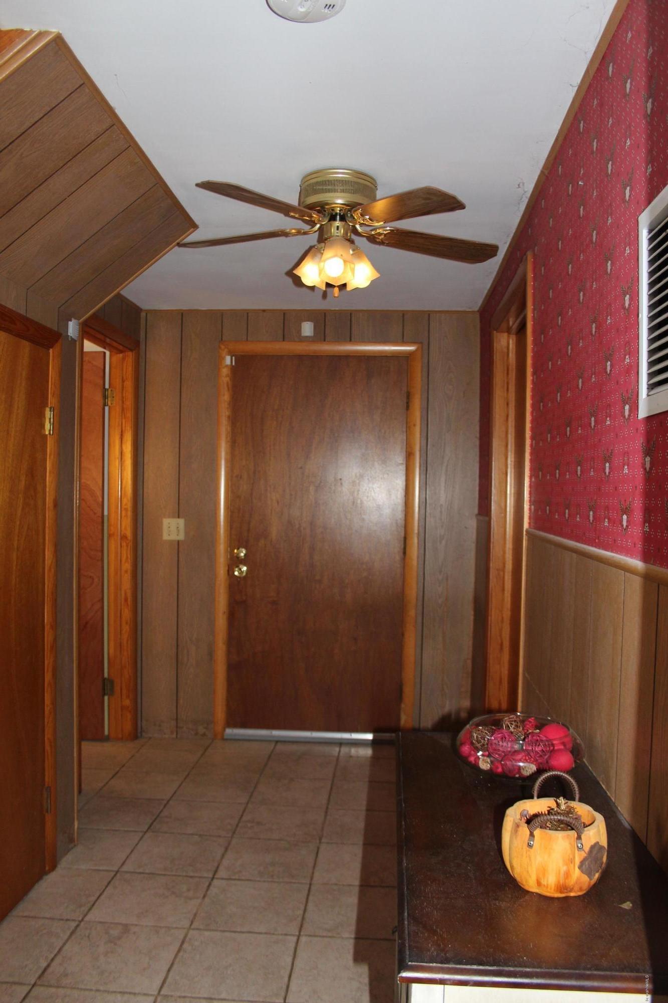 129 Kittredge Road Pittsfield, MA 01201 - Photo 23 of 27 Downstairs Entry