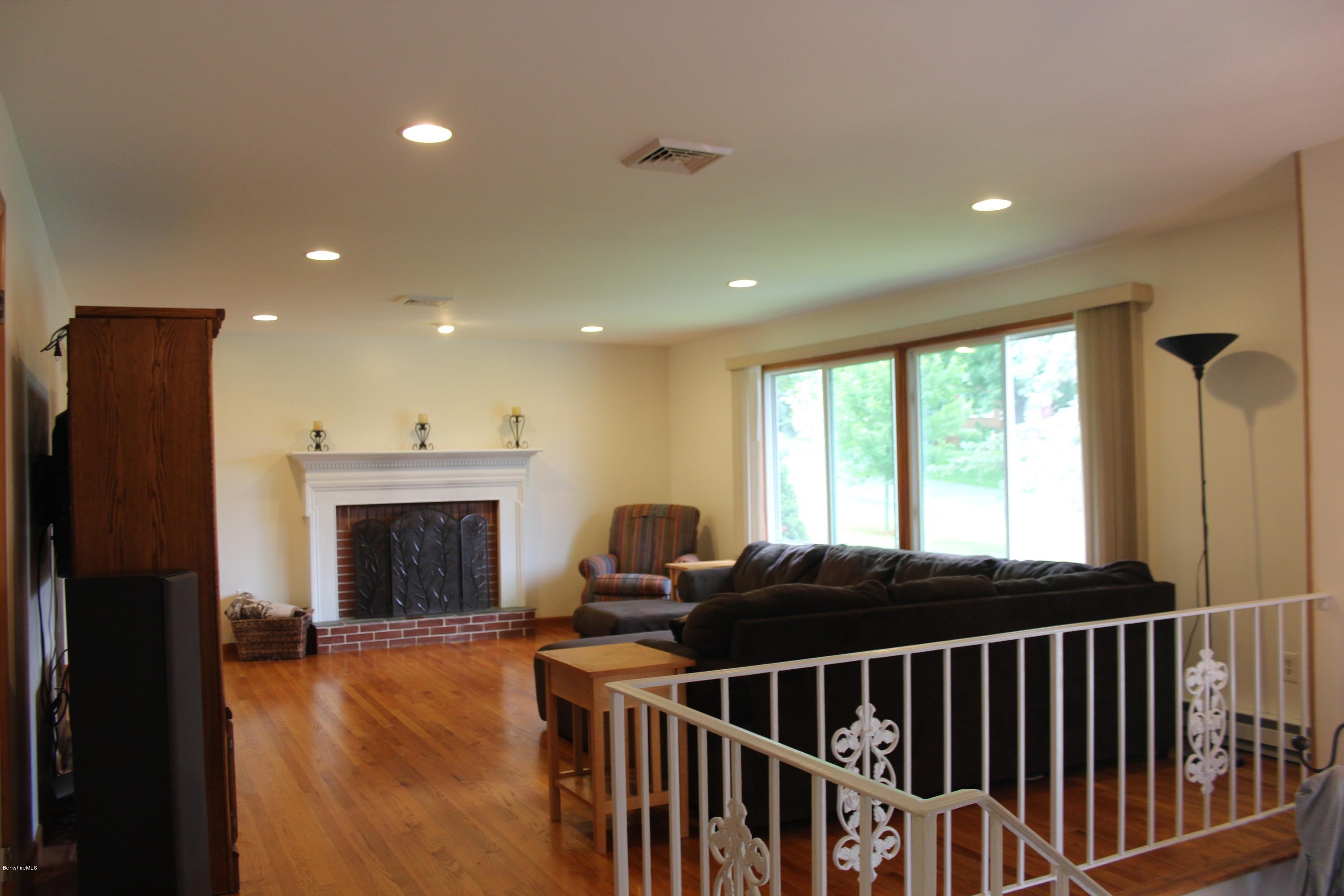 129 Kittredge Road Pittsfield, MA 01201 - Photo 4 of 27 Spacious Living Room