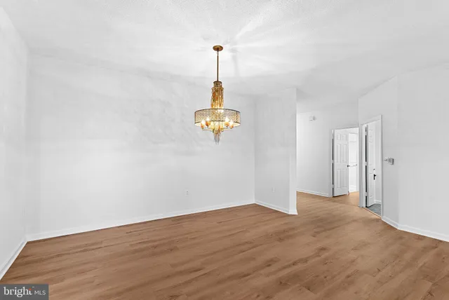 $515,000 | 19375 Cypress Ridge Terrace, Unit 901, Leesburg, VA 20176