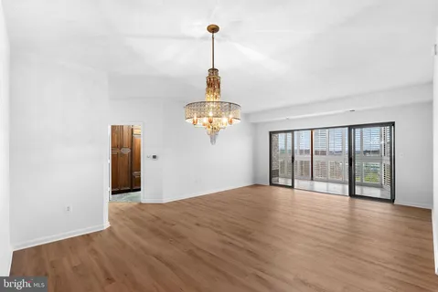 $515,000 | 19375 Cypress Ridge Terrace, Unit 901, Leesburg, VA 20176