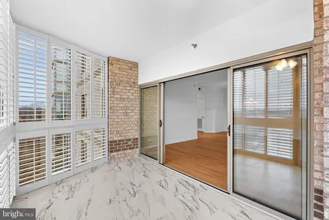 $515,000 | 19375 Cypress Ridge Terrace, Unit 901, Leesburg, VA 20176