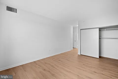 $515,000 | 19375 Cypress Ridge Terrace, Unit 901, Leesburg, VA 20176