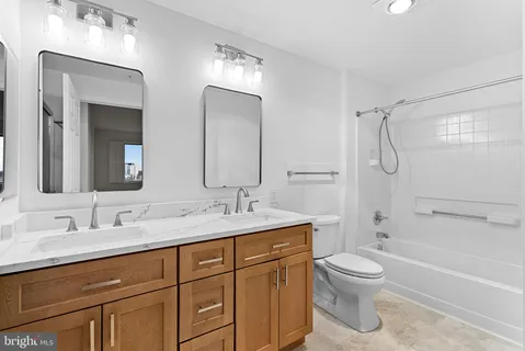 $515,000 | 19375 Cypress Ridge Terrace, Unit 901, Leesburg, VA 20176