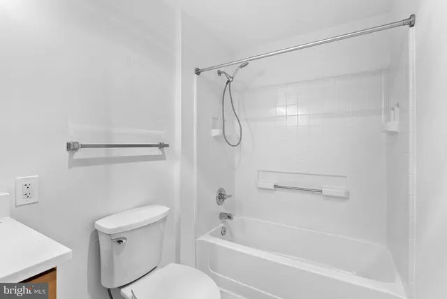 $515,000 | 19375 Cypress Ridge Terrace, Unit 901, Leesburg, VA 20176