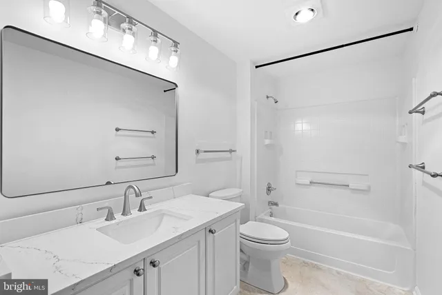 $515,000 | 19375 Cypress Ridge Terrace, Unit 901, Leesburg, VA 20176