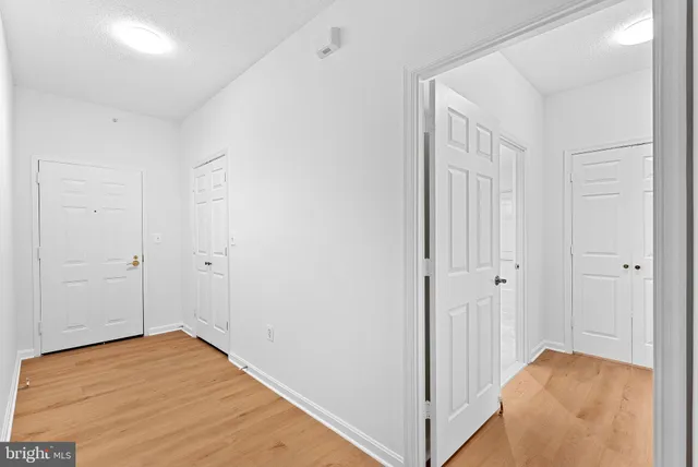 $515,000 | 19375 Cypress Ridge Terrace, Unit 901, Leesburg, VA 20176