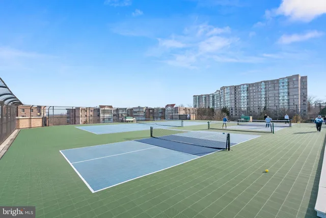 $515,000 | 19375 Cypress Ridge Terrace, Unit 901, Leesburg, VA 20176