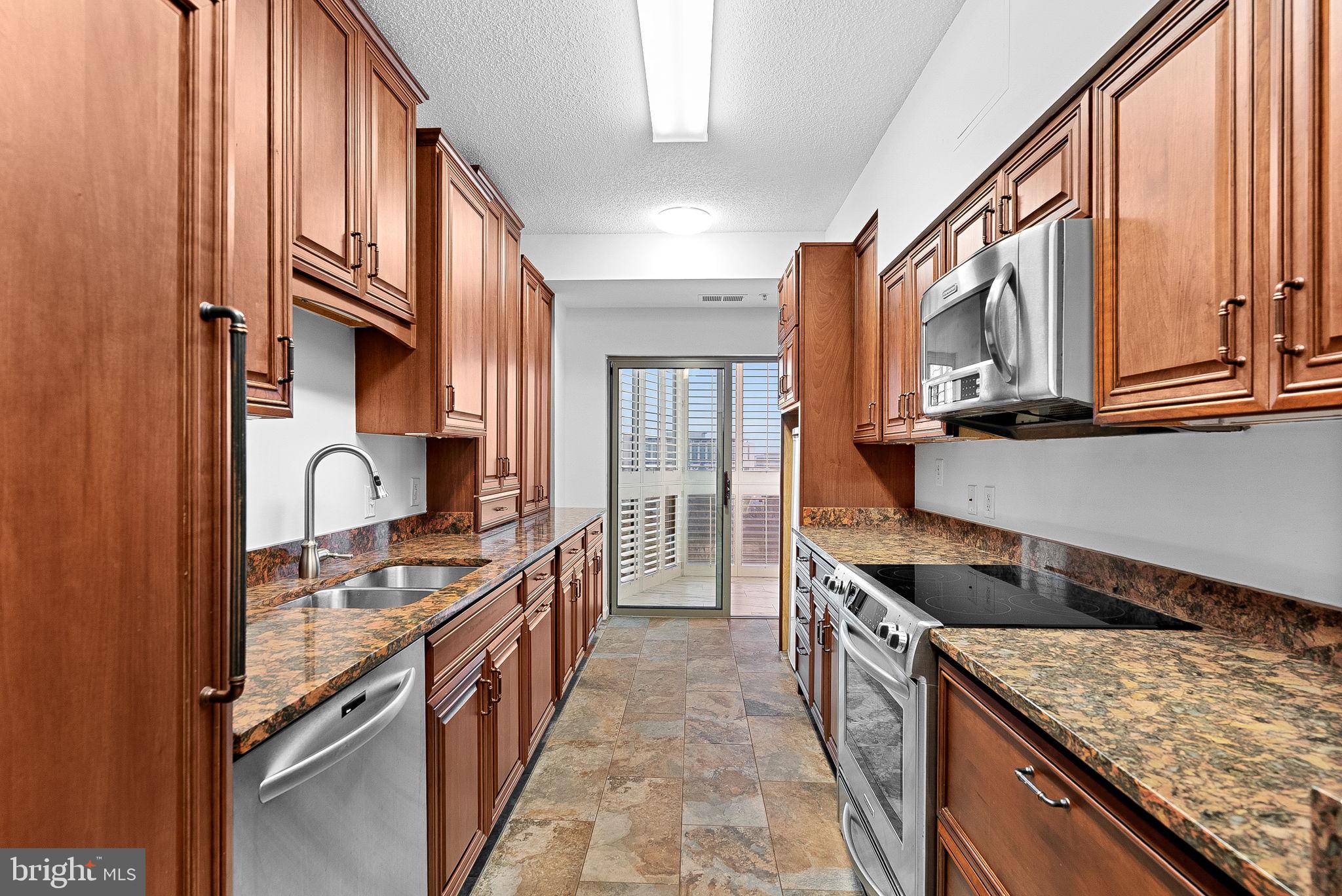 19375 Cypress Ridge Terrace, Unit 901 Leesburg, VA 20176 - Photo 5 of 68