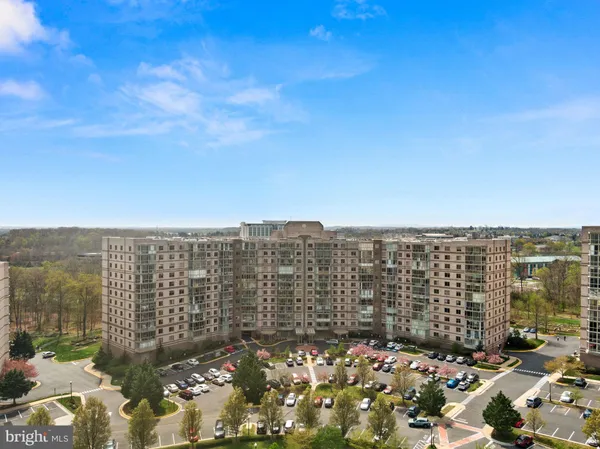 $499,000 | 19375 Cypress Ridge Terrace, Unit 901, Leesburg, VA 20176