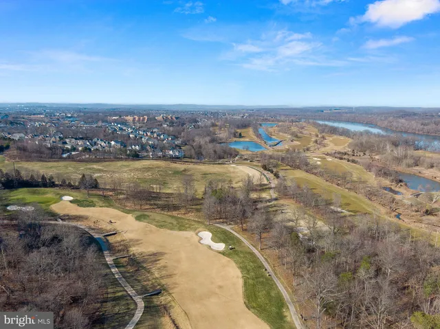 $515,000 | 19375 Cypress Ridge Terrace, Unit 901, Leesburg, VA 20176