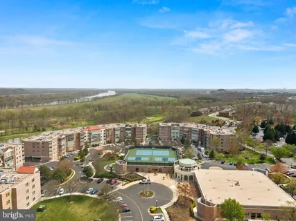 $515,000 | 19375 Cypress Ridge Terrace, Unit 901, Leesburg, VA 20176