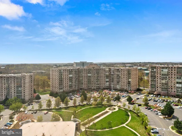 $515,000 | 19375 Cypress Ridge Terrace, Unit 901, Leesburg, VA 20176