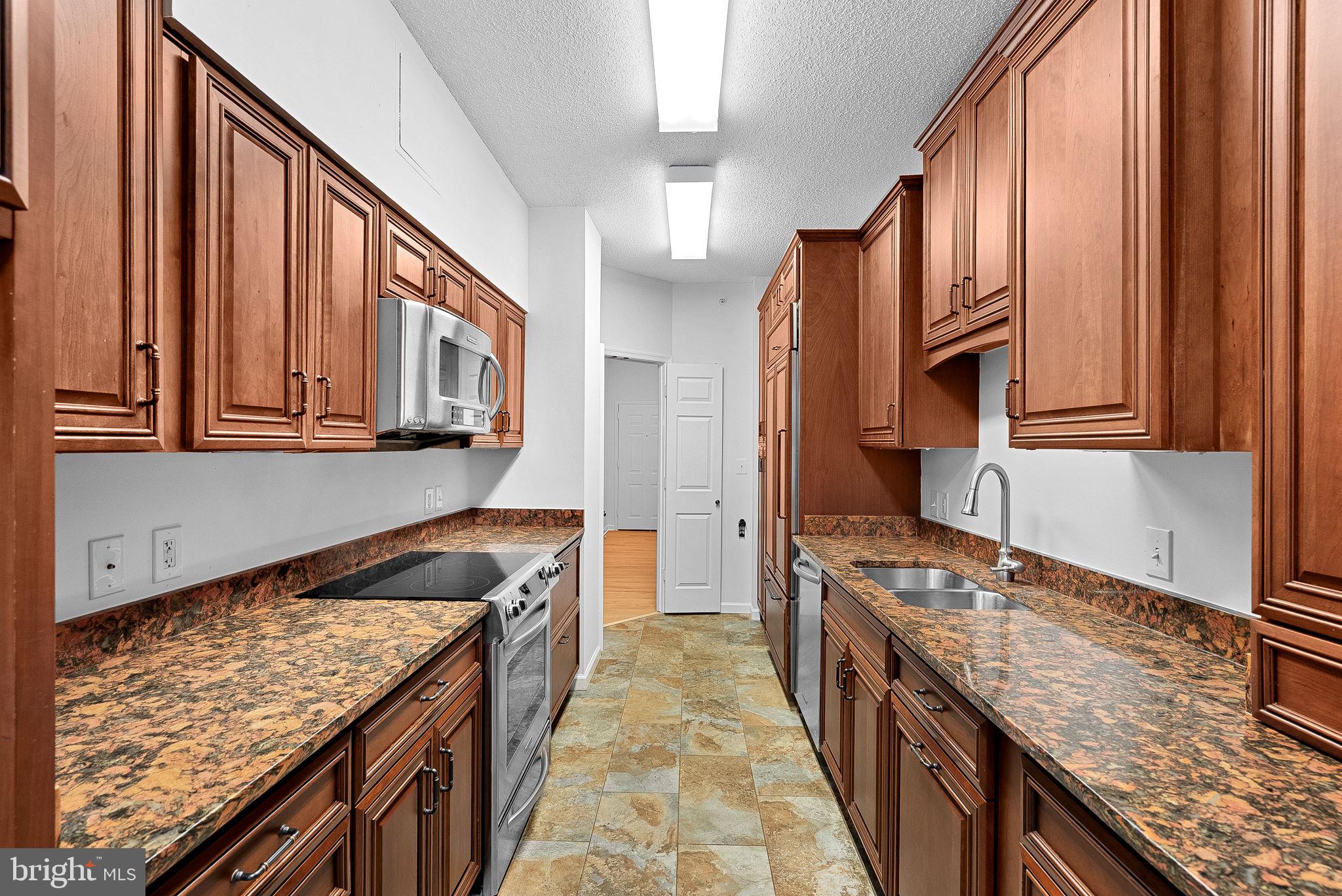 19375 Cypress Ridge Terrace, Unit 901 Leesburg, VA 20176 - Photo 7 of 68