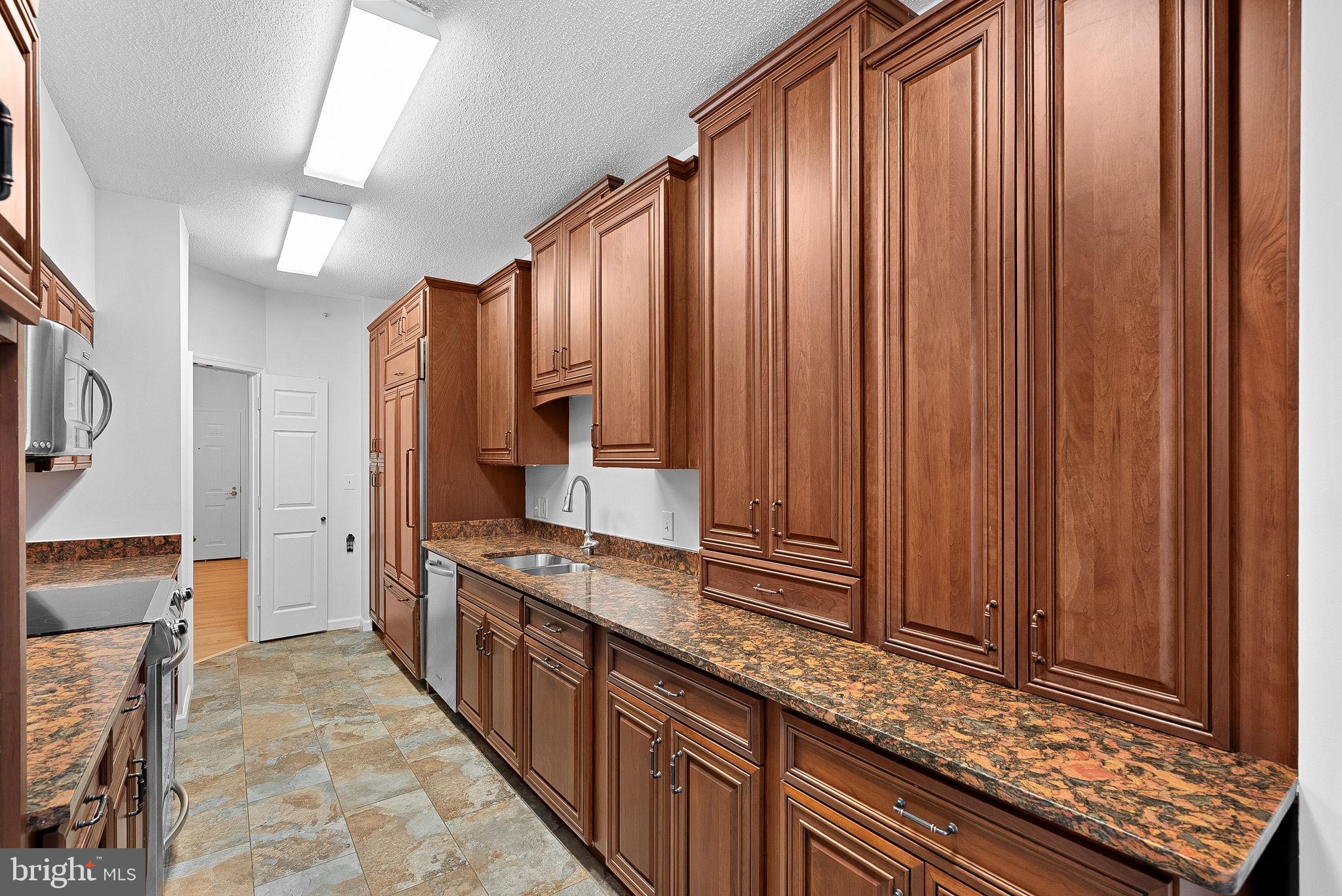 19375 Cypress Ridge Terrace, Unit 901 Leesburg, VA 20176 - Photo 8 of 68