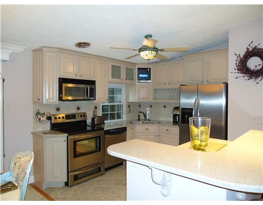 600 Moon Ridge Freedom, PA 15042 - Photo 6 of 18 Kitchen. ceramic tile floors, and and abundant amount of natural lighting.
