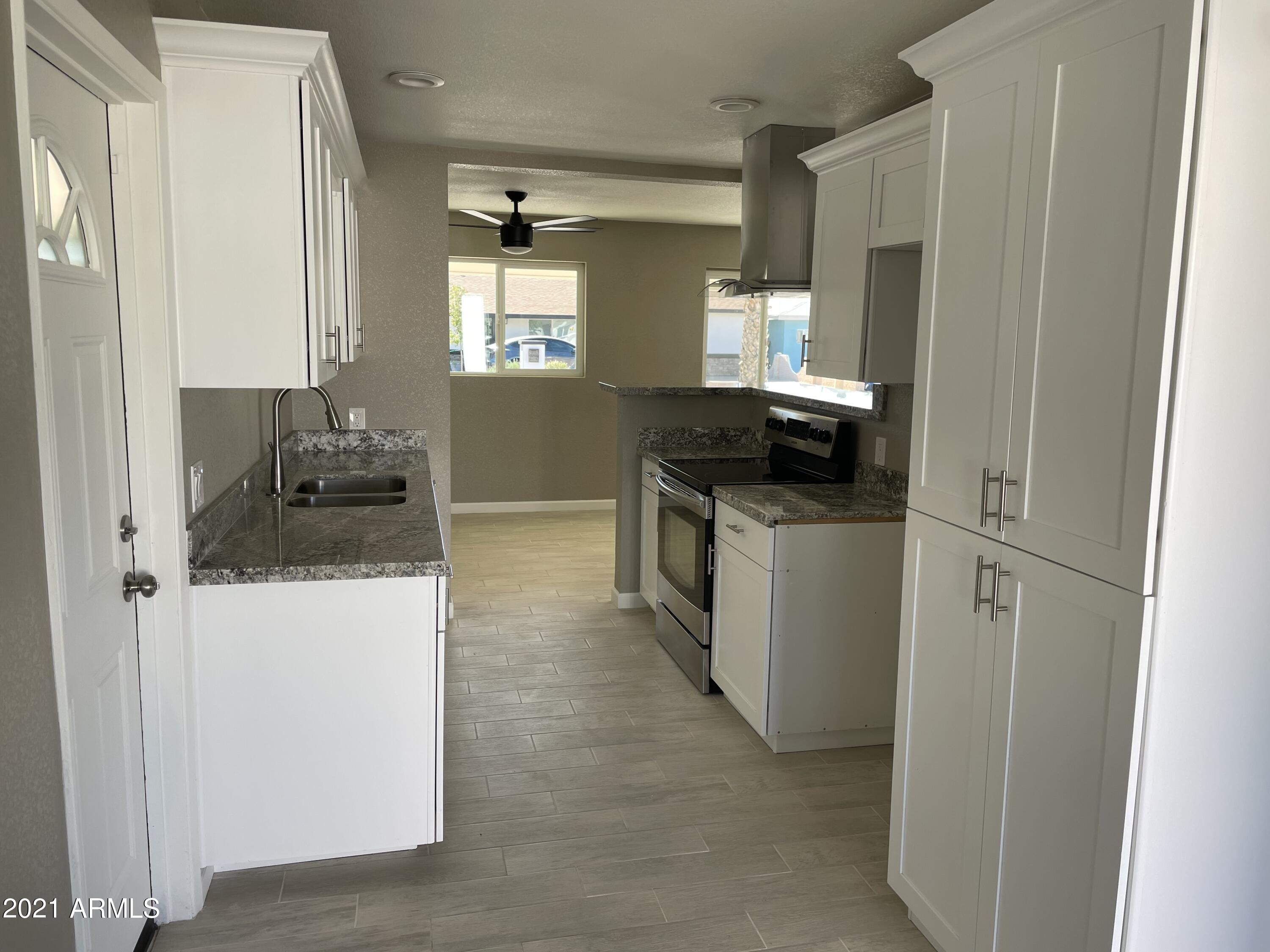 3634 East Almeria Road Phoenix, AZ 85008 - Photo 4 of 11 IMG_4581