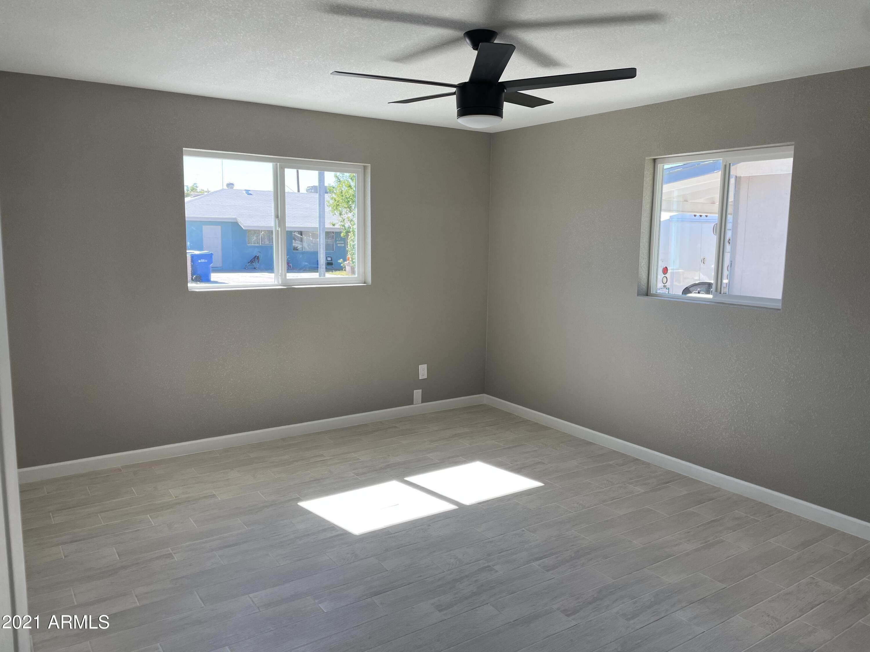 3634 East Almeria Road Phoenix, AZ 85008 - Photo 5 of 11 IMG_4582