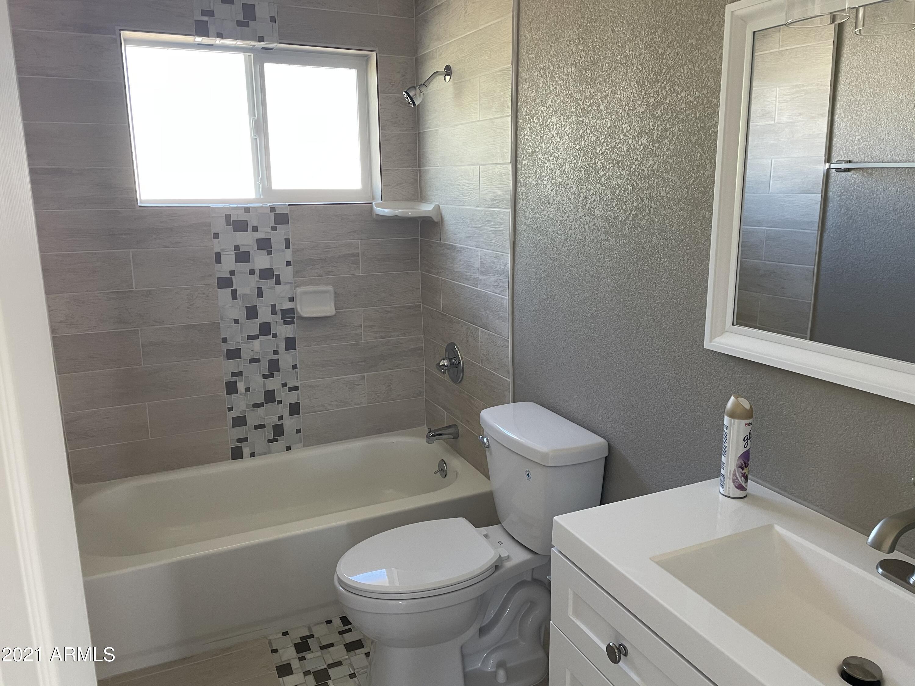 3634 East Almeria Road Phoenix, AZ 85008 - Photo 7 of 11 IMG_4584