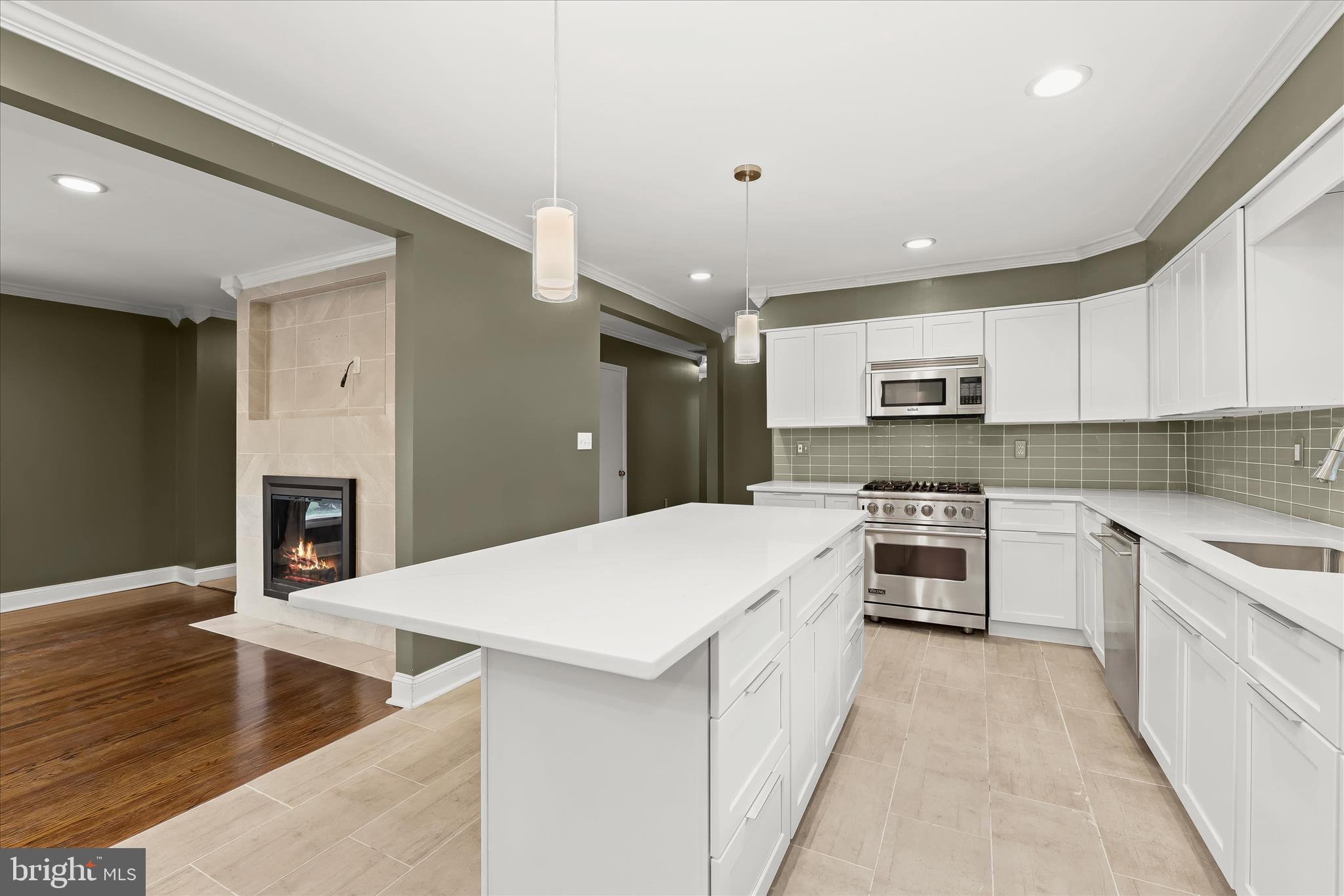 11713 Wayneridge Street Fulton, MD 20759 - Photo 4 of 52 Gourmet Kitchen / Virtually Staged