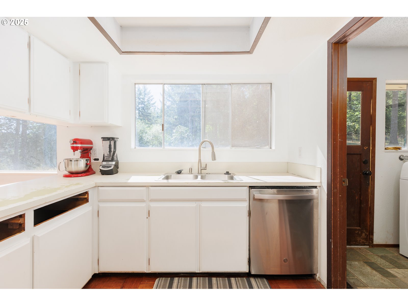 24358 Queen Anne Drive Philomath, OR 97370 - Photo 13 of 48