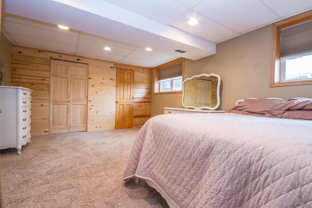 2310 Springreen Drive Dubuque, IA 52002 - Photo 19 of 25 Gallery Image 19
