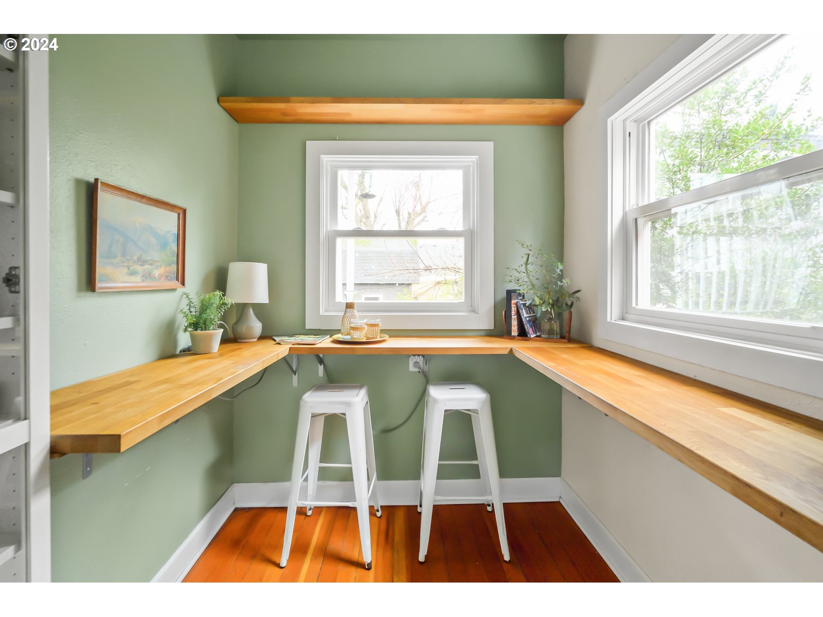 1518 North Webster Street Portland, OR 97217 - Photo 16 of 38 a bathroom with a large window sink and bathtub