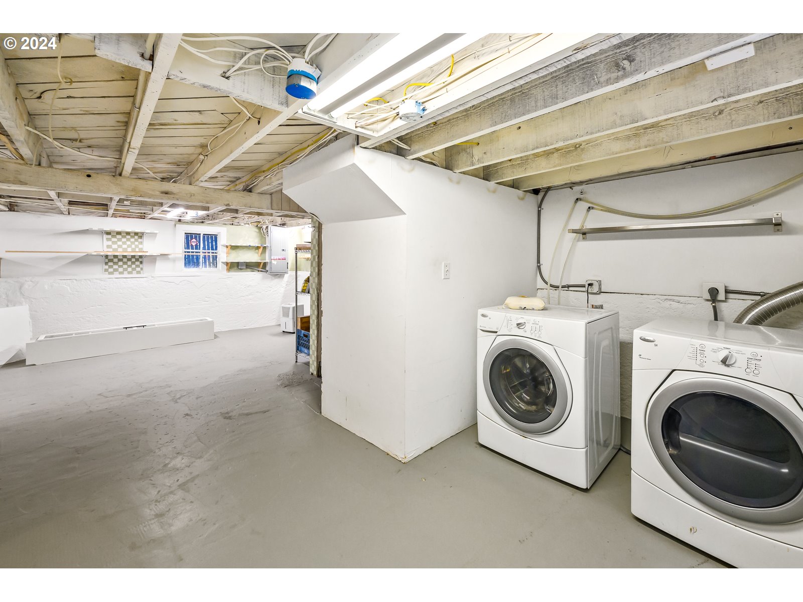 1518 North Webster Street Portland, OR 97217 - Photo 33 of 38 a utility room with dryer and washer