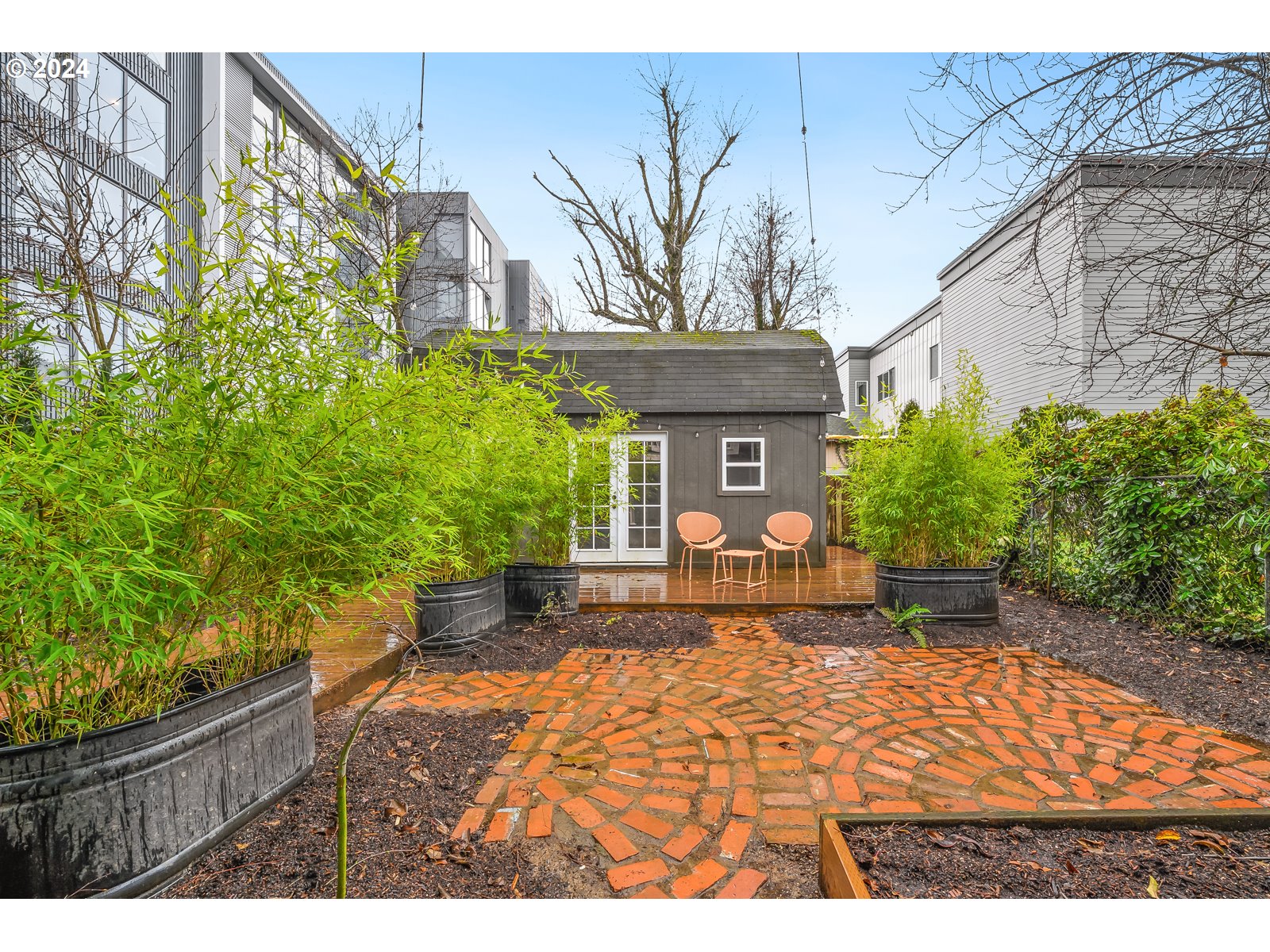 1518 North Webster Street Portland, OR 97217 - Photo 35 of 38 a front view of a house with garden