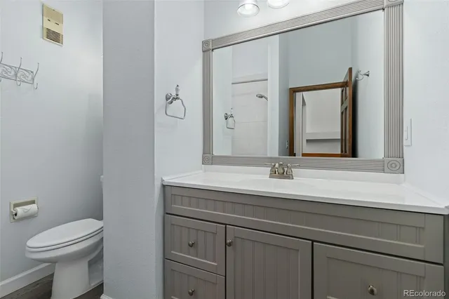 a bathroom with a bath tub