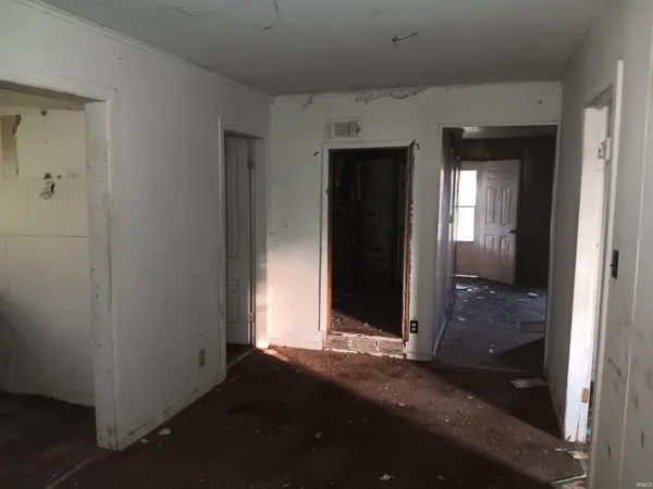 $59,000 | 407 North Ledgerwood Street, Carlisle, IN 47838