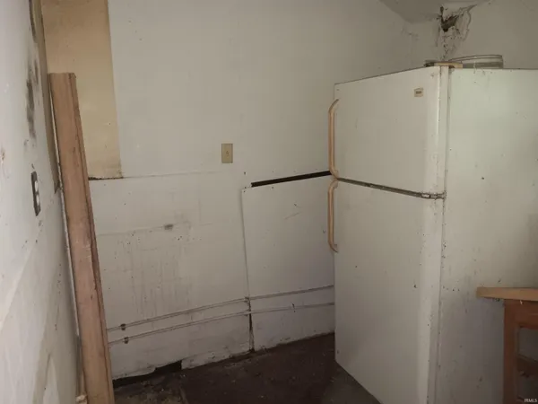 $59,000 | 407 North Ledgerwood Street, Carlisle, IN 47838