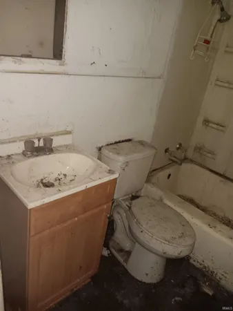 $59,000 | 407 North Ledgerwood Street, Carlisle, IN 47838