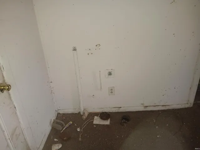 $59,000 | 407 North Ledgerwood Street, Carlisle, IN 47838