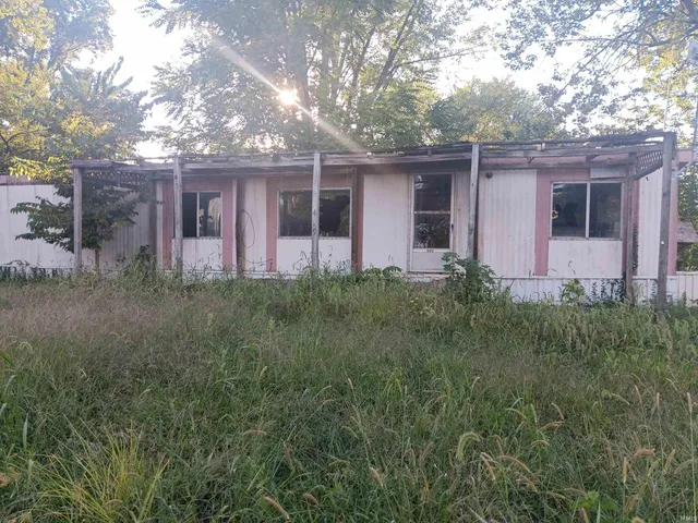 $59,000 | 407 North Ledgerwood Street, Carlisle, IN 47838