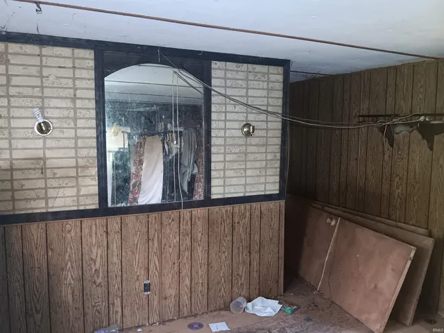 $59,000 | 407 North Ledgerwood Street, Carlisle, IN 47838