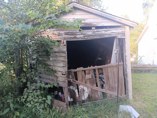 $59,000 | 407 North Ledgerwood Street, Carlisle, IN 47838