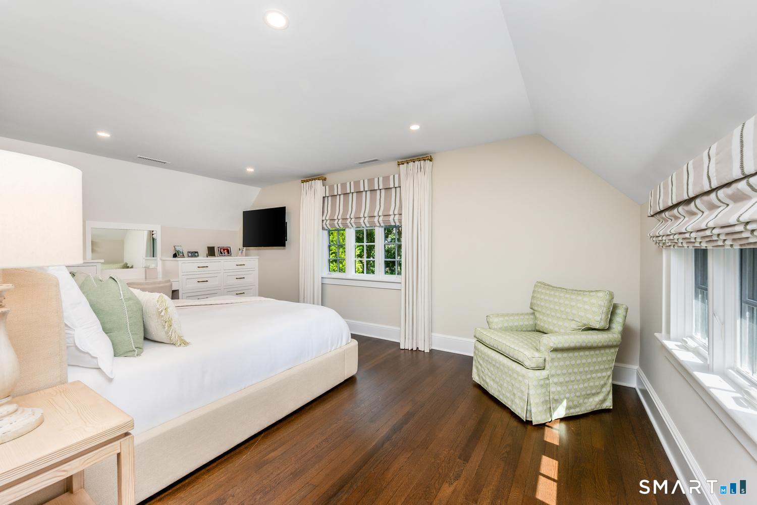 30 Birch Road Darien, CT 06820 - Photo 20 of 38 Gallery Image 20