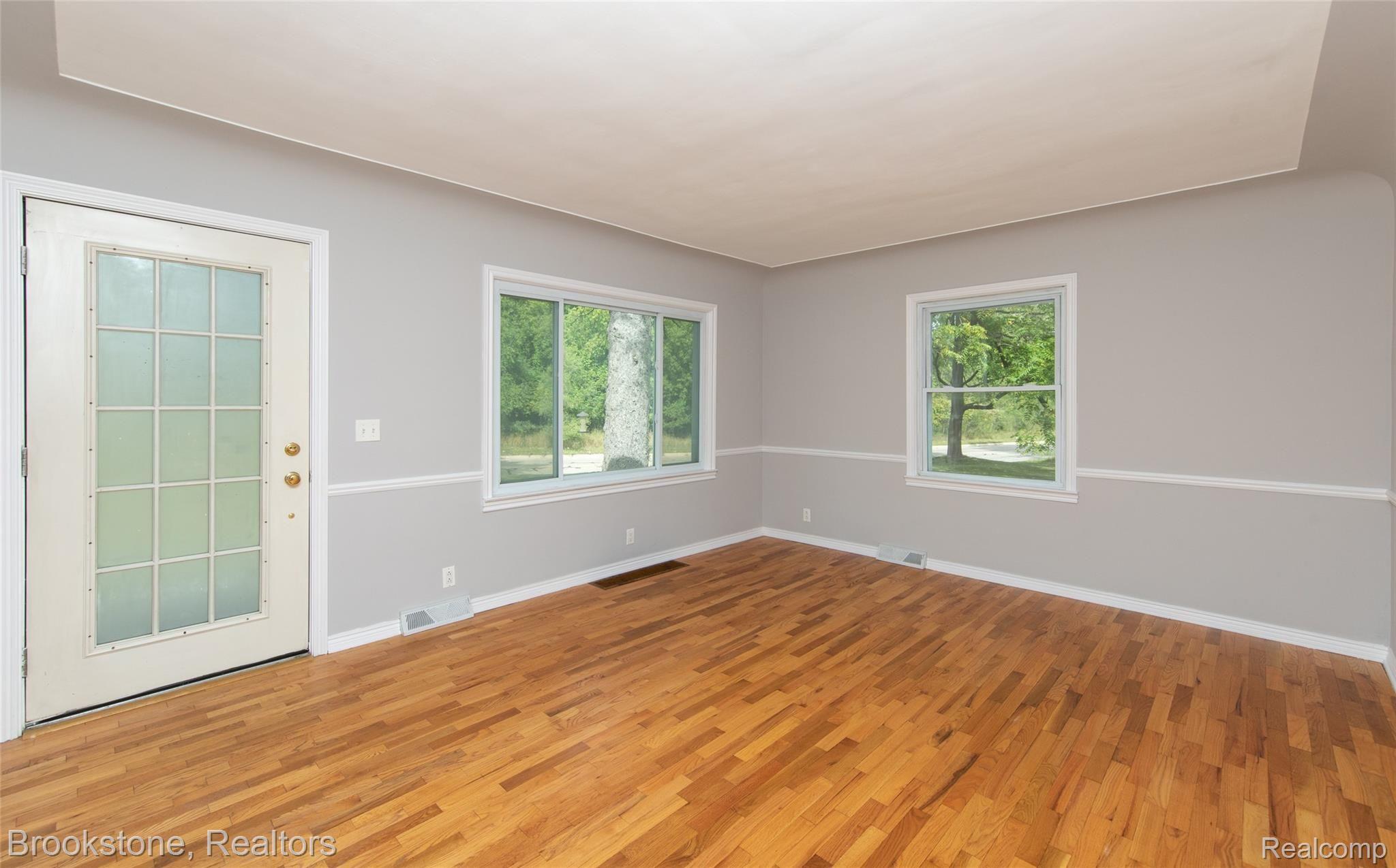 160 Collier Road Auburn Hills, MI 48326 - Photo 12 of 29 Lovely Natural Light