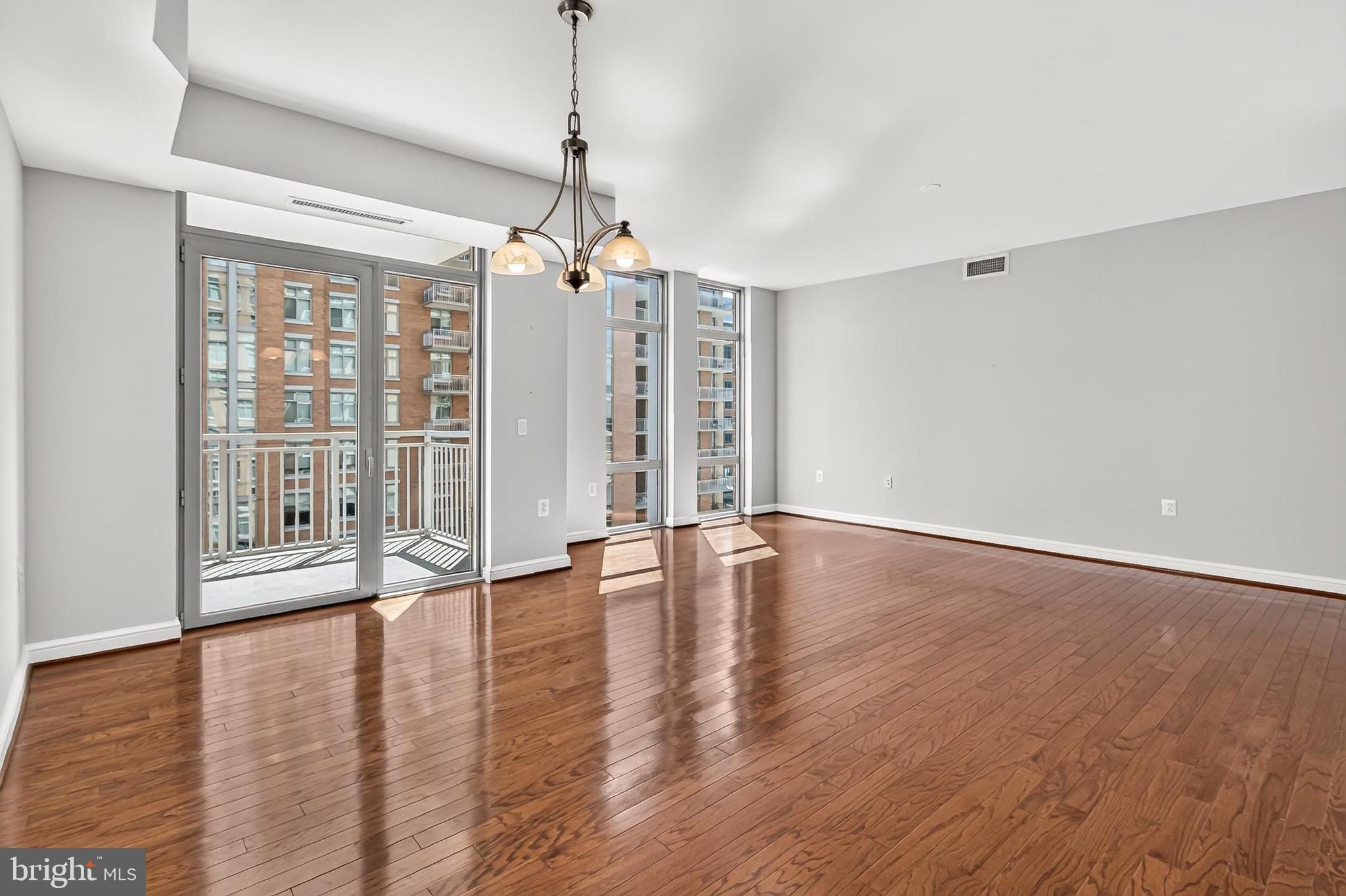 11990 Market Street, Unit 717 Reston, VA 20190 - Photo 8 of 38 Gallery Image 8