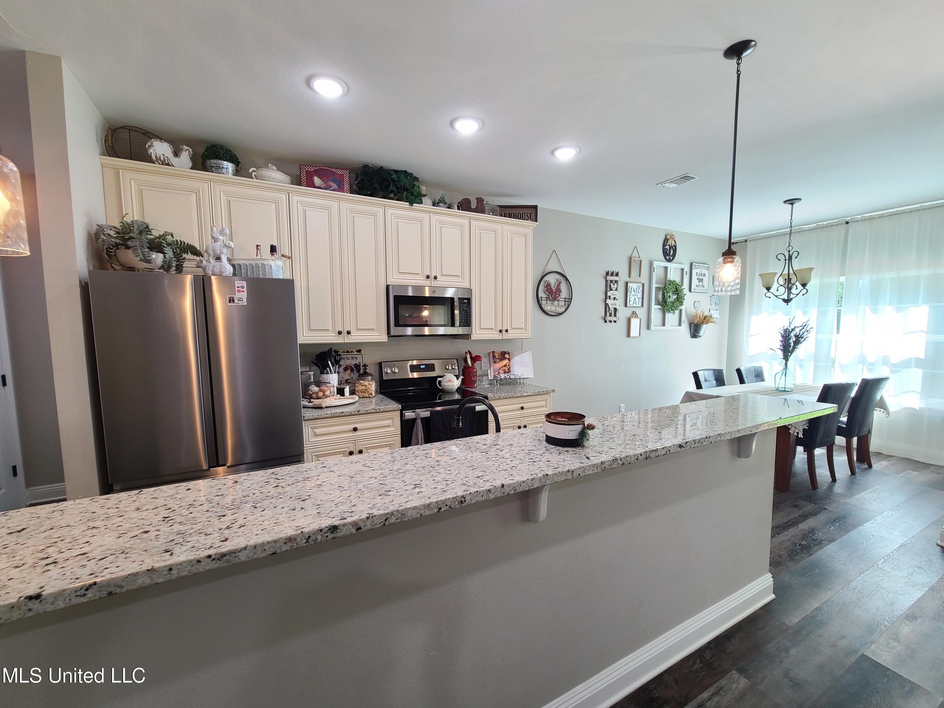 33 West M Stewart Road Carriere, MS 39426 - Photo 6 of 21 6