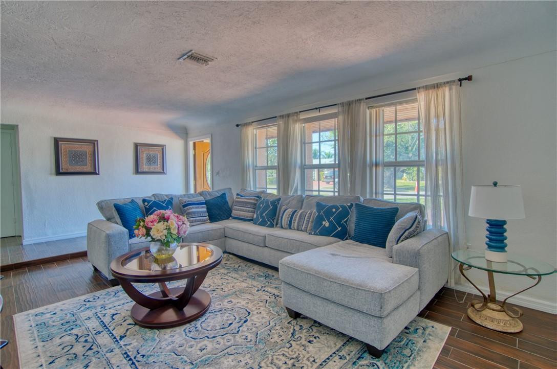 3513 East Shore Road Miramar, FL 33023 - Photo 2 of 13 Photo 2